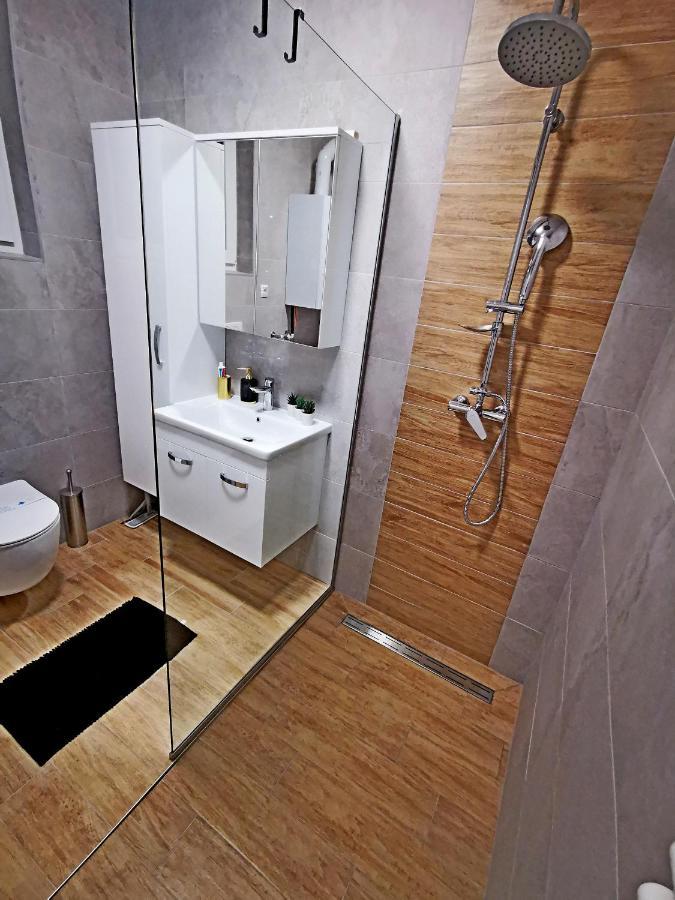 Ferienwohnung Golden - Self Check In Osijek Exterior foto