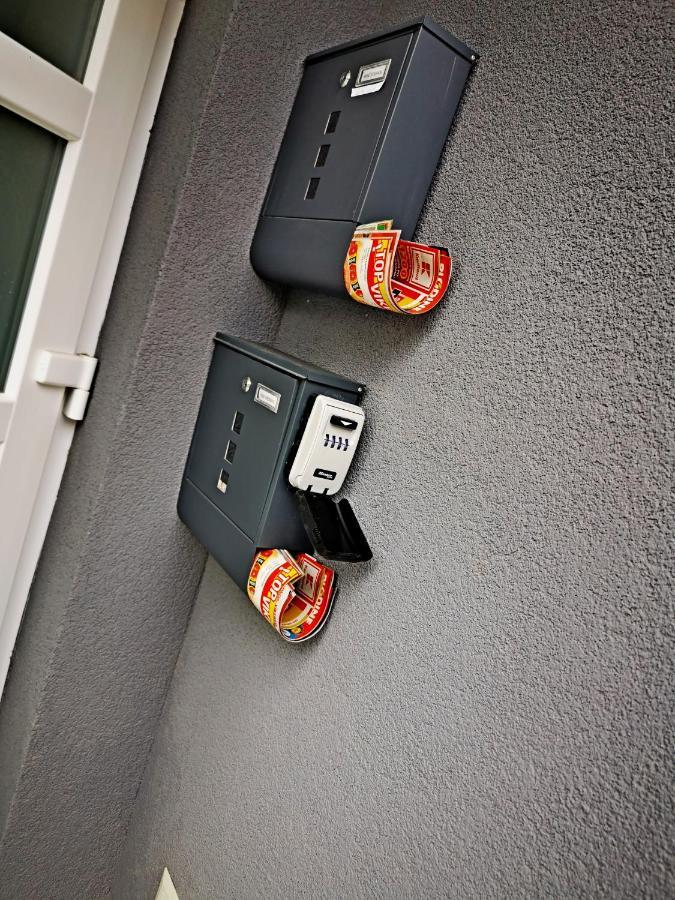 Ferienwohnung Golden - Self Check In Osijek Exterior foto