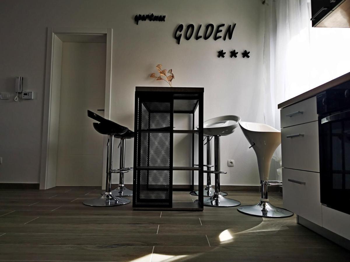 Ferienwohnung Golden - Self Check In Osijek Exterior foto